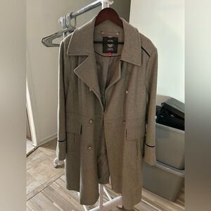 Vince Camuto Gray Coat with Black Accents